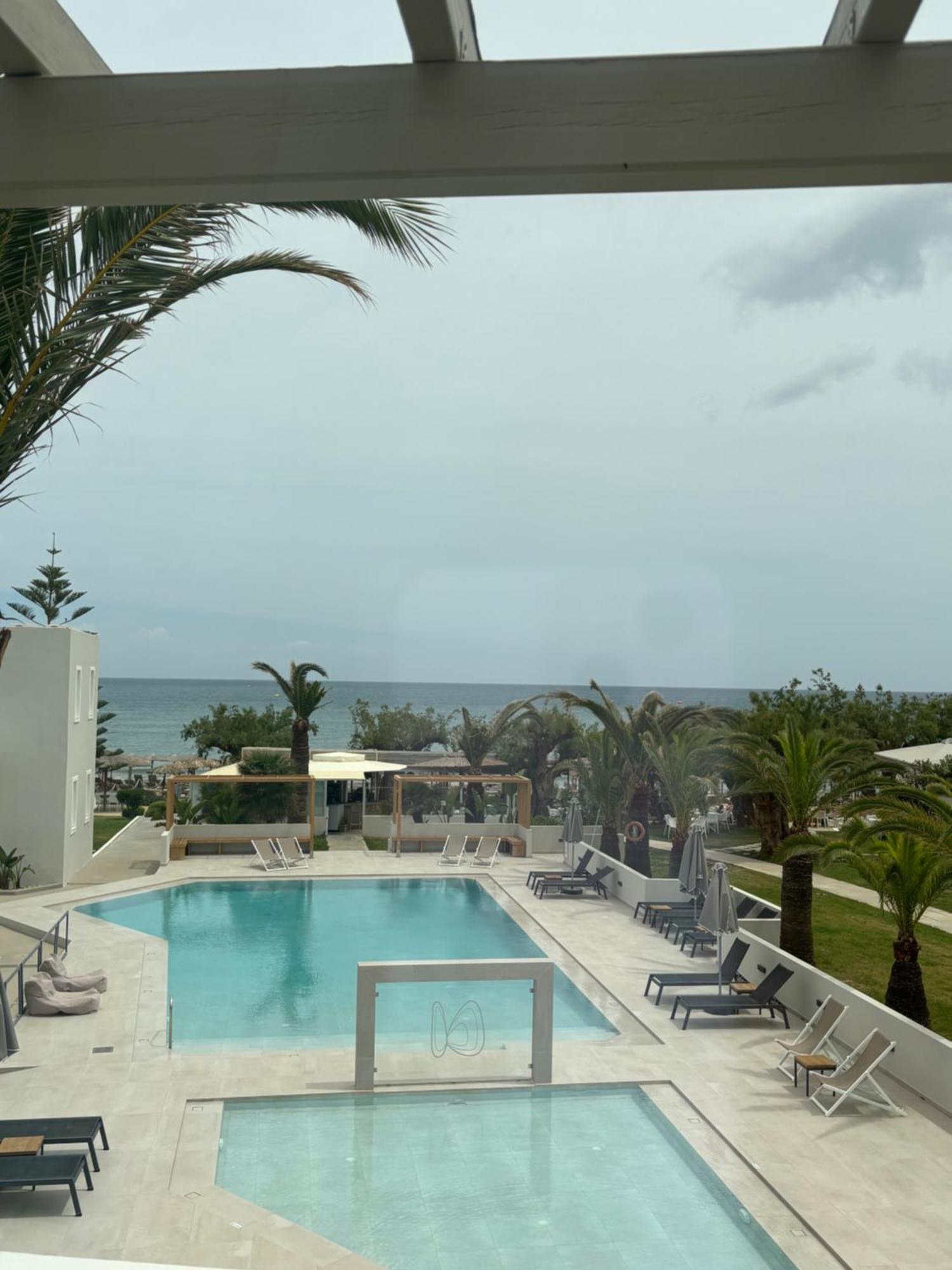 Ninemia Beach Hotel & Suites Agia Marina Eksteriør billede